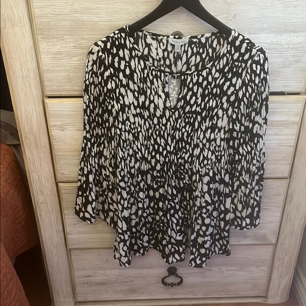 Black and White Graphic Blouse with Mandarin Collar
